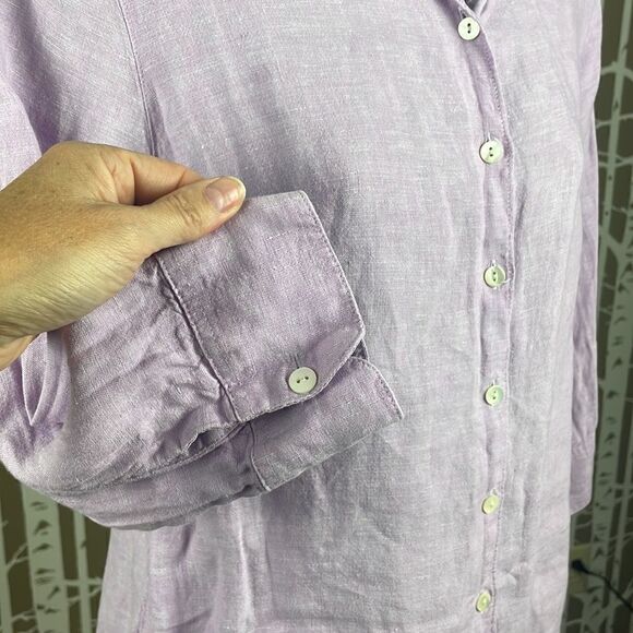 Bundle 3 Pieces: Tank, Chambray Top, Linen Button Up - Picture 12 of 16